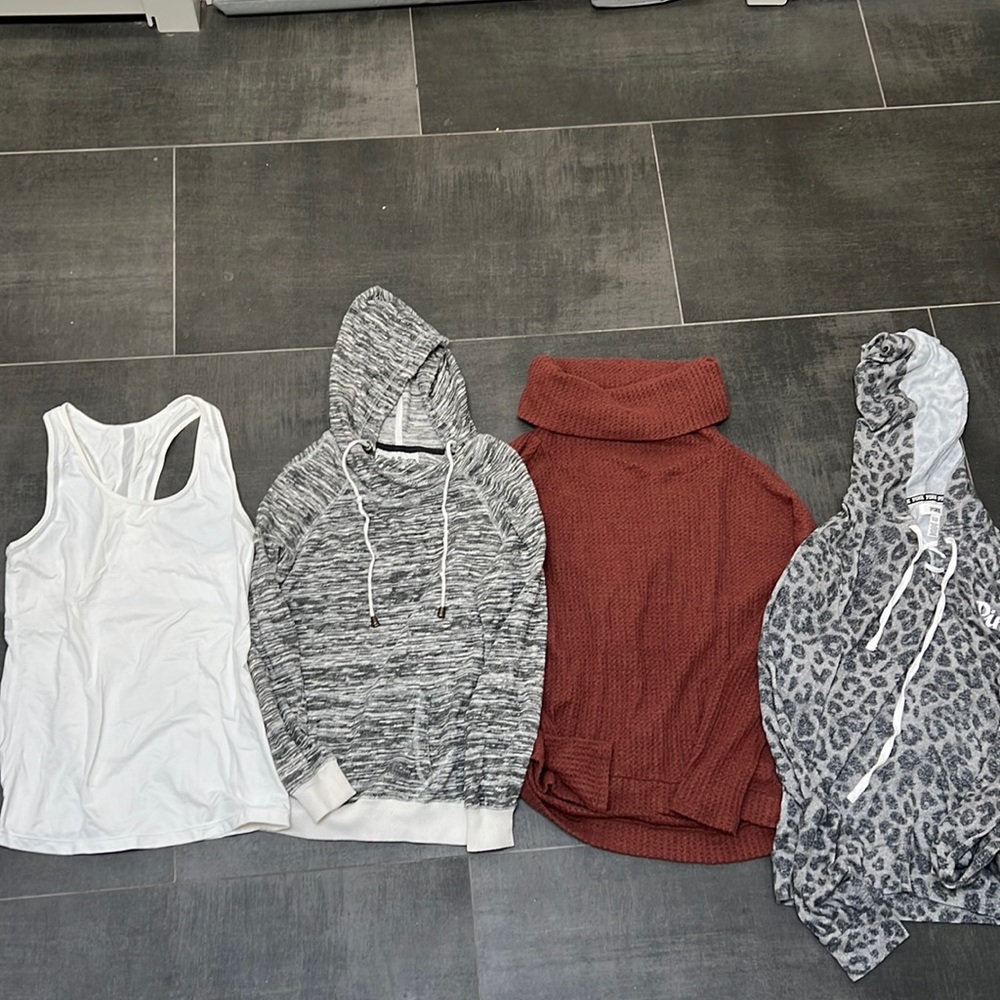 Women’s small/x-small petite shirts
